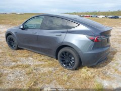 Tesla Model Y Long Range 2023 7