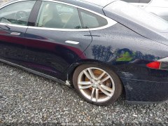 Tesla Model S 85 2012 7