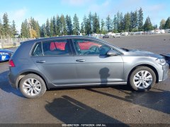 Volkswagen Golf SE 2021 3