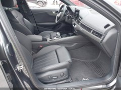 Audi A4 Premium Plus 2022 4