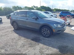 Volkswagen Tiguan S 2021 3