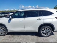 Toyota Highlander Limited 2021 7