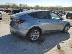 Tesla Model Y Long Range 2024 3