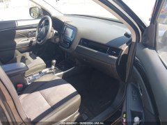 Mitsubishi Outlander ES 2019 8