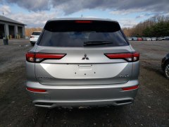 Mitsubishi Outlander SEL Plug in Hybrid 2023 4