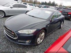 Tesla Model S 85 2012 8