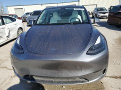 Tesla Model Y Long Range 2024 1