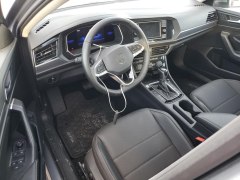 Volkswagen Jetta SE 2023 8