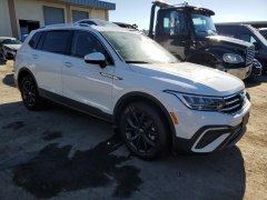 Volkswagen Tiguan SE 2024 2
