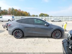 Tesla Model Y Performance 2021 8