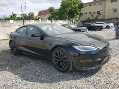 Tesla Model S Plaid 2021 2