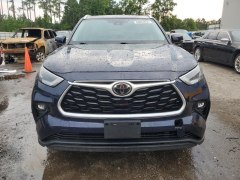 Toyota Highlander XLE 2021 1