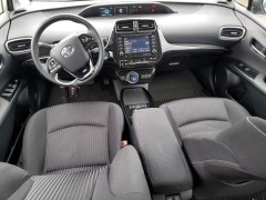 Toyota Prius Prime LE 2021 8