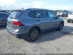 Volkswagen Tiguan S 2021 5
