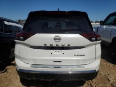 Nissan Rogue Platinum 2024 4