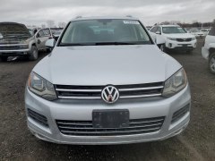 Volkswagen Touareg 2012 1