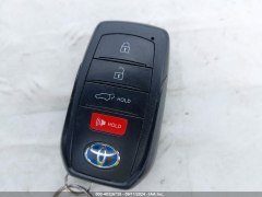 Toyota Venza LE Hybrid 2022 10