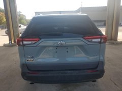 Toyota RAV4 XLE Premium 2021 4