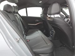 BMW 330i xDrive 2025 9