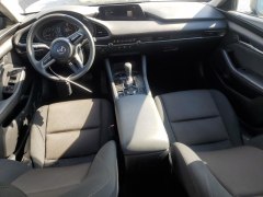 Mazda 3 Base 2020 8