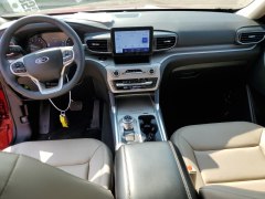 Ford Explorer XLT 2023 8