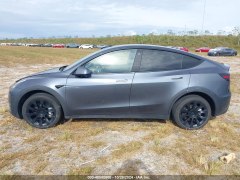 Tesla Model Y Long Range 2023 8