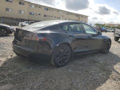 Tesla Model S Plaid 2021 3