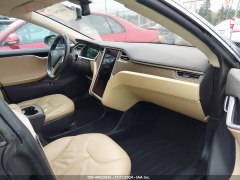 Tesla Model S 85 2012 9