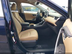 Toyota RAV4 Limited 2019 9