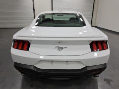 Ford Mustang 2024 3