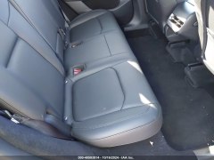 Tesla Model Y Long Range 2022 13