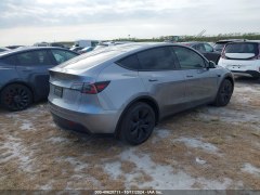 Tesla Model Y Long Range 2024 5