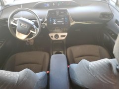 Toyota Prius LE 2018 8