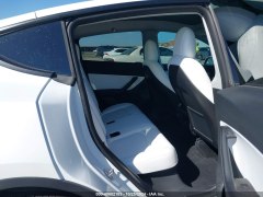 Tesla Model Y Long Range 2021 14