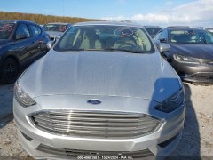 Ford Fusion Hybryd SE 2018 2