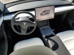 Tesla Model Y Long Range 2024 8