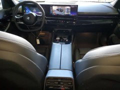 BMW 530i xDrive 2024 8