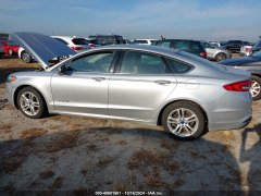 Ford Fusion Hybryd SE 2018 8
