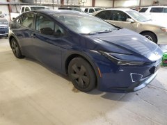 Toyota Prius LE 2024 2