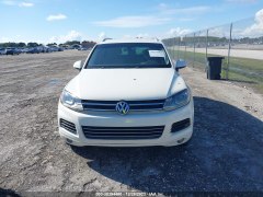 Volkswagen Touareg 2012 1