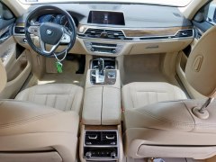 BMW 740i 2019 7