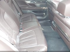 BMW 740i XDrive 2021 9